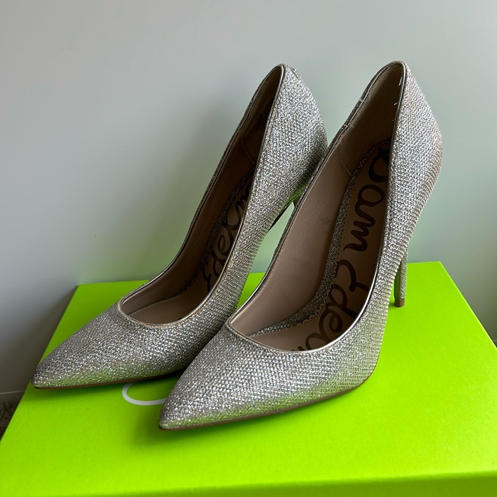 Sam Edelman DANNA POINTED TOE HEEL GOLD